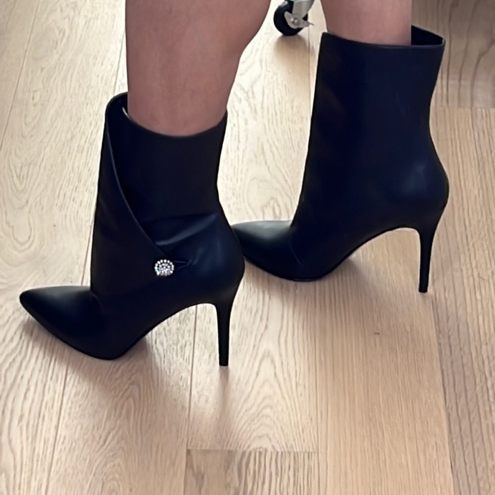 Charles by Charles David black leather pointed toe stiletto booties, size US 11